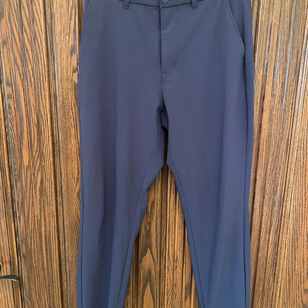 Mizzen+Main Navy Slim Fit jogger type stretch golf pants. Sz 33